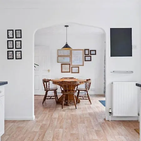 Peaceful In With Stunning Views Holiday home *